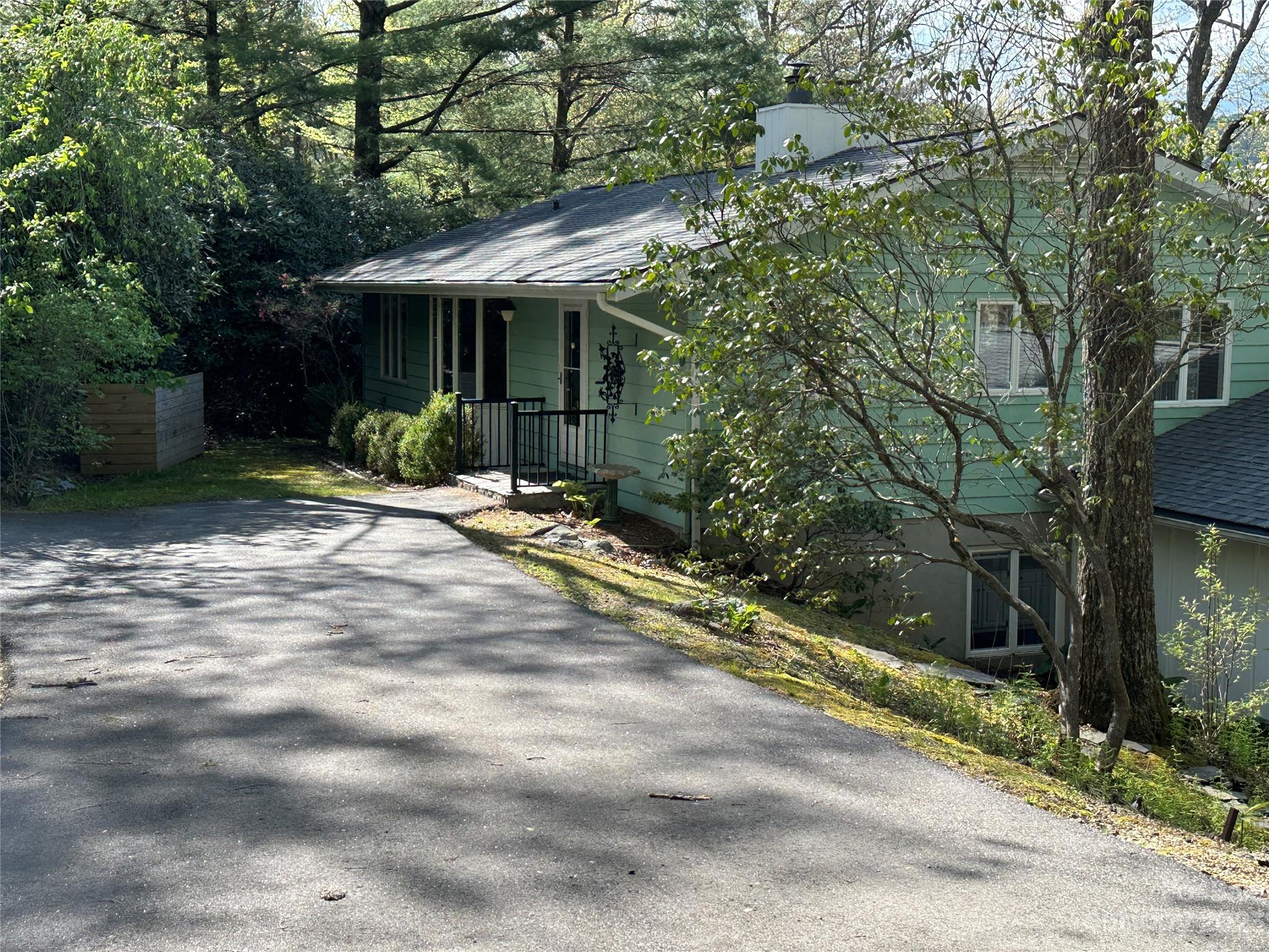 Property image 2 of 67 Ridgeview Road in Swiss Pine Lake, Spruce Pine, NC 28777