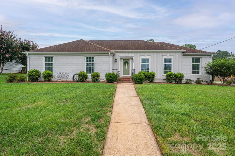 Gardner Woods, Gastonia Community