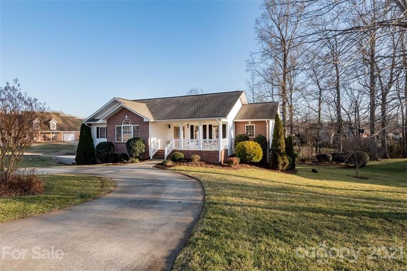 1110 Edgefield Lane