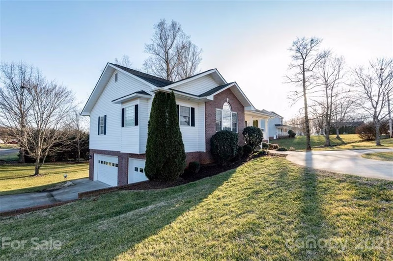 Property image 3 at 1110 Edgefield Lane, Newton, NC 28658