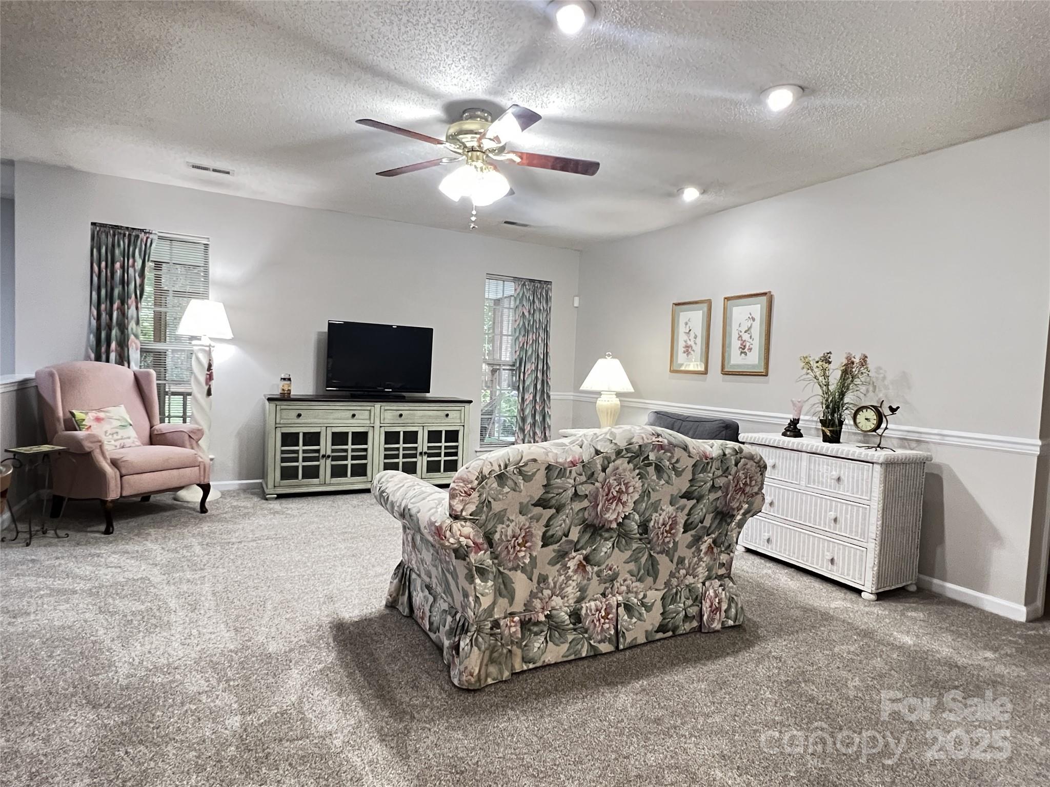Property image 4 of 5434 Starflower Drive in Turtle Rock, Charlotte, NC 28215