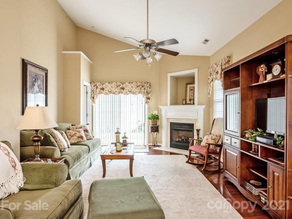 Property image 3 of 1024 Tabard Lane in Callonwood, Stallings, NC 28104