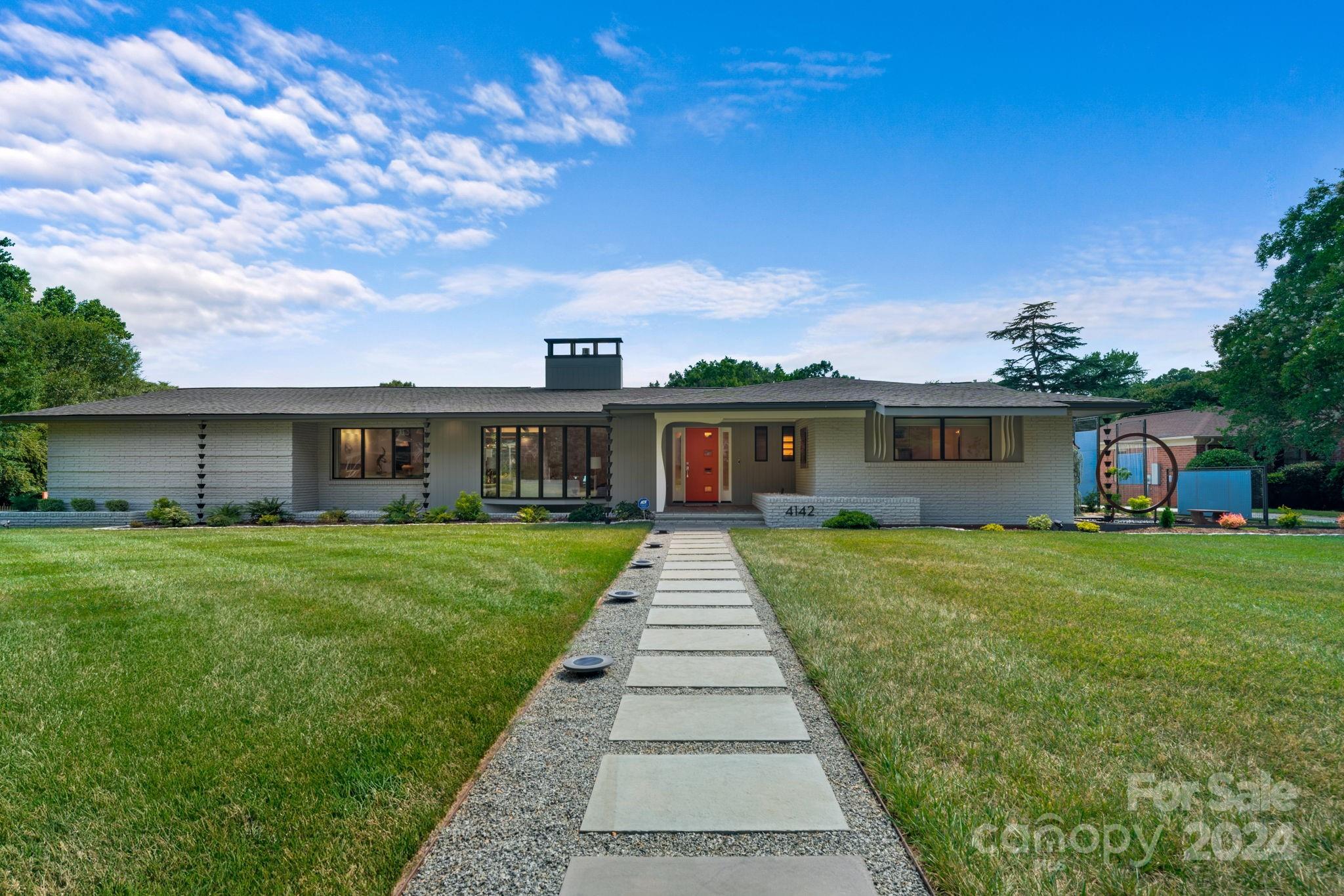 Property image 2 of 4142 Oldfield Road in Kingswood, Charlotte, NC 28226