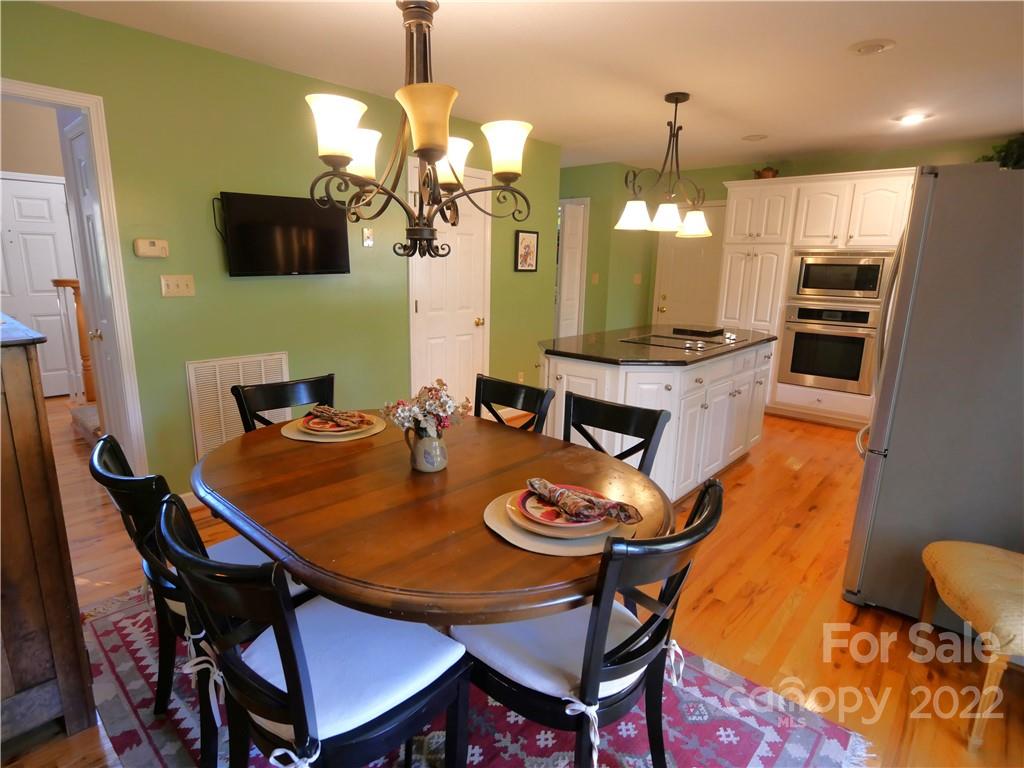 Property image 5 of 1082 Merrywood Drive in Walnut Creek, Newton, NC 28658