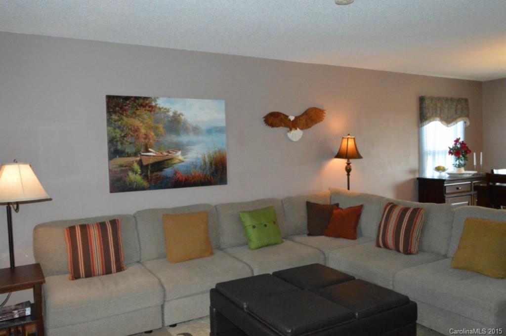 Property image 3 of 2717 Eagle Drive in Eagle Glen, Lincolnton, NC 28092