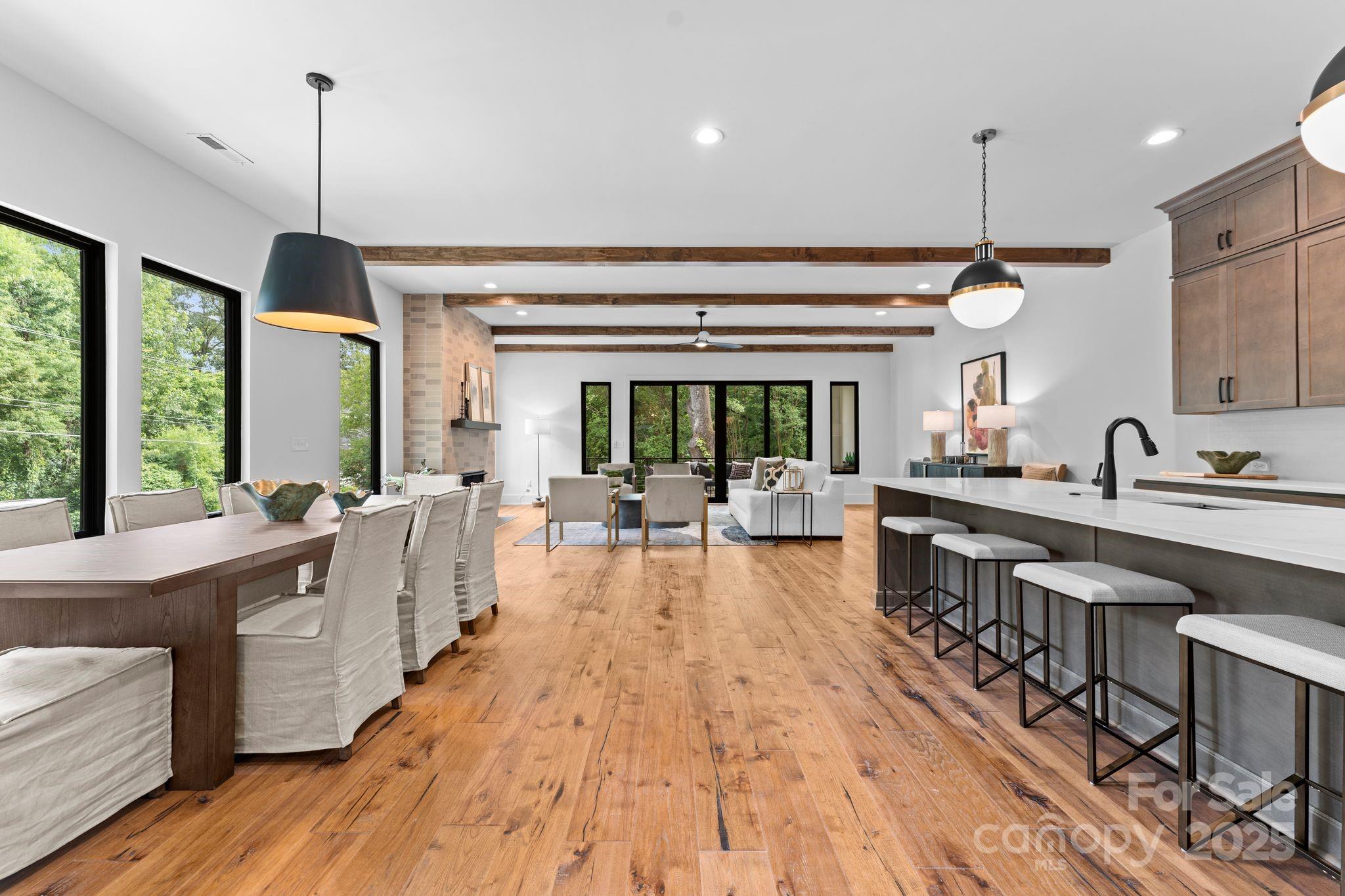 Property image 3 of 5610 Farmbrook Drive in Montclaire, Charlotte, NC 28210