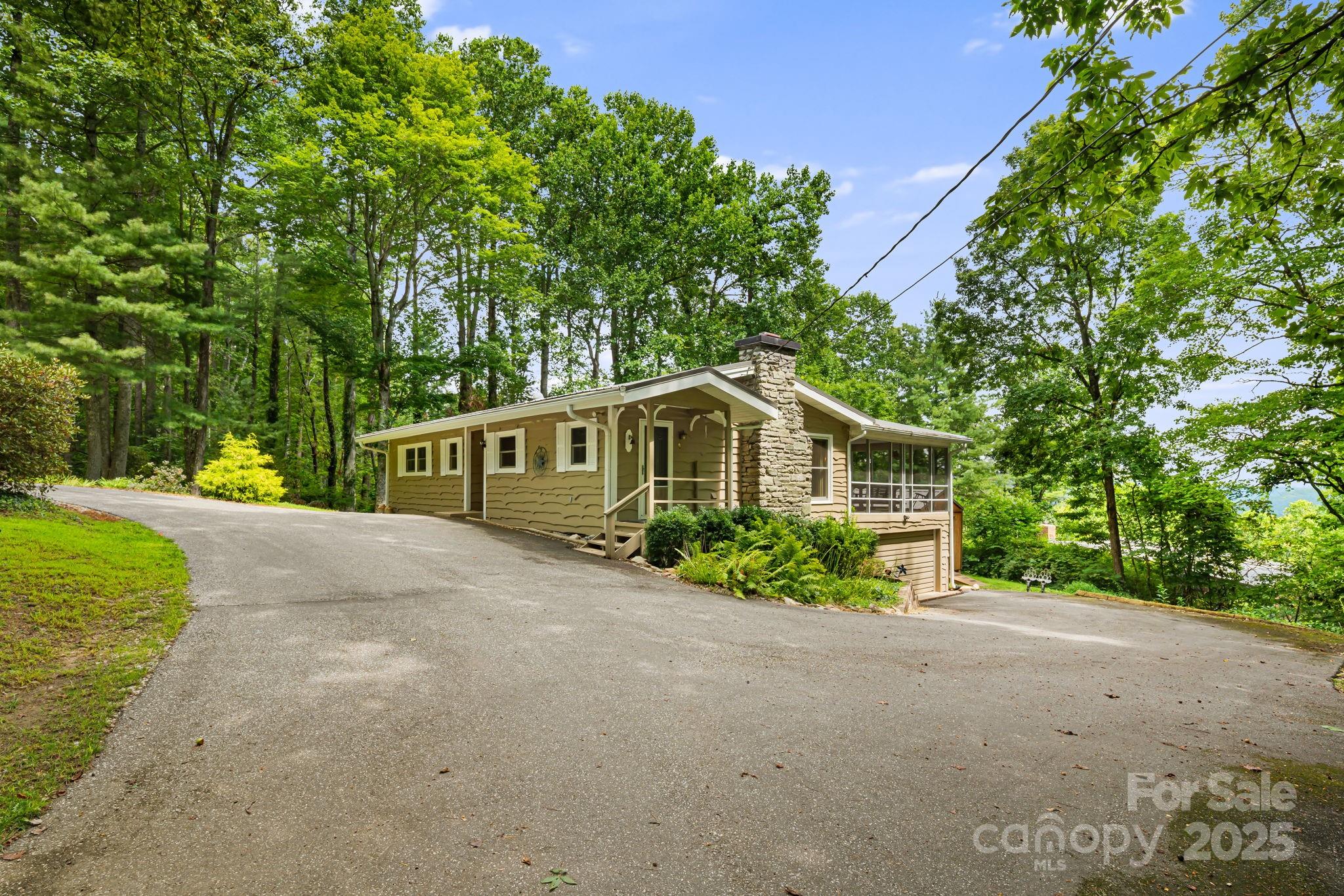 Property image 3 of 20 Ridgeview Road in Swiss Pine Lake, Spruce Pine, NC 28777