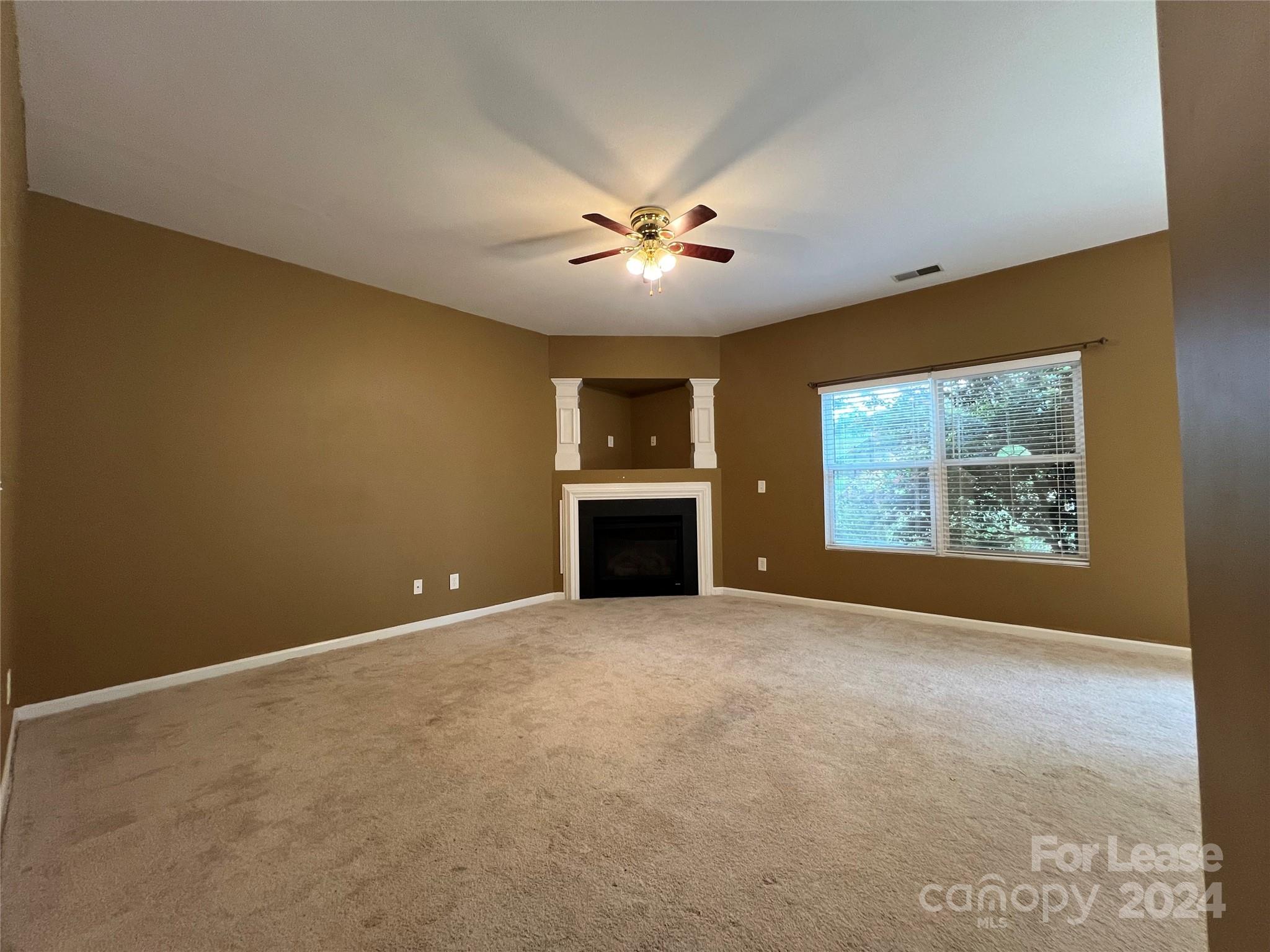 Property image 2 of 3833 Catawba Creek Drive in Catawba Hills, Gastonia, NC 28056