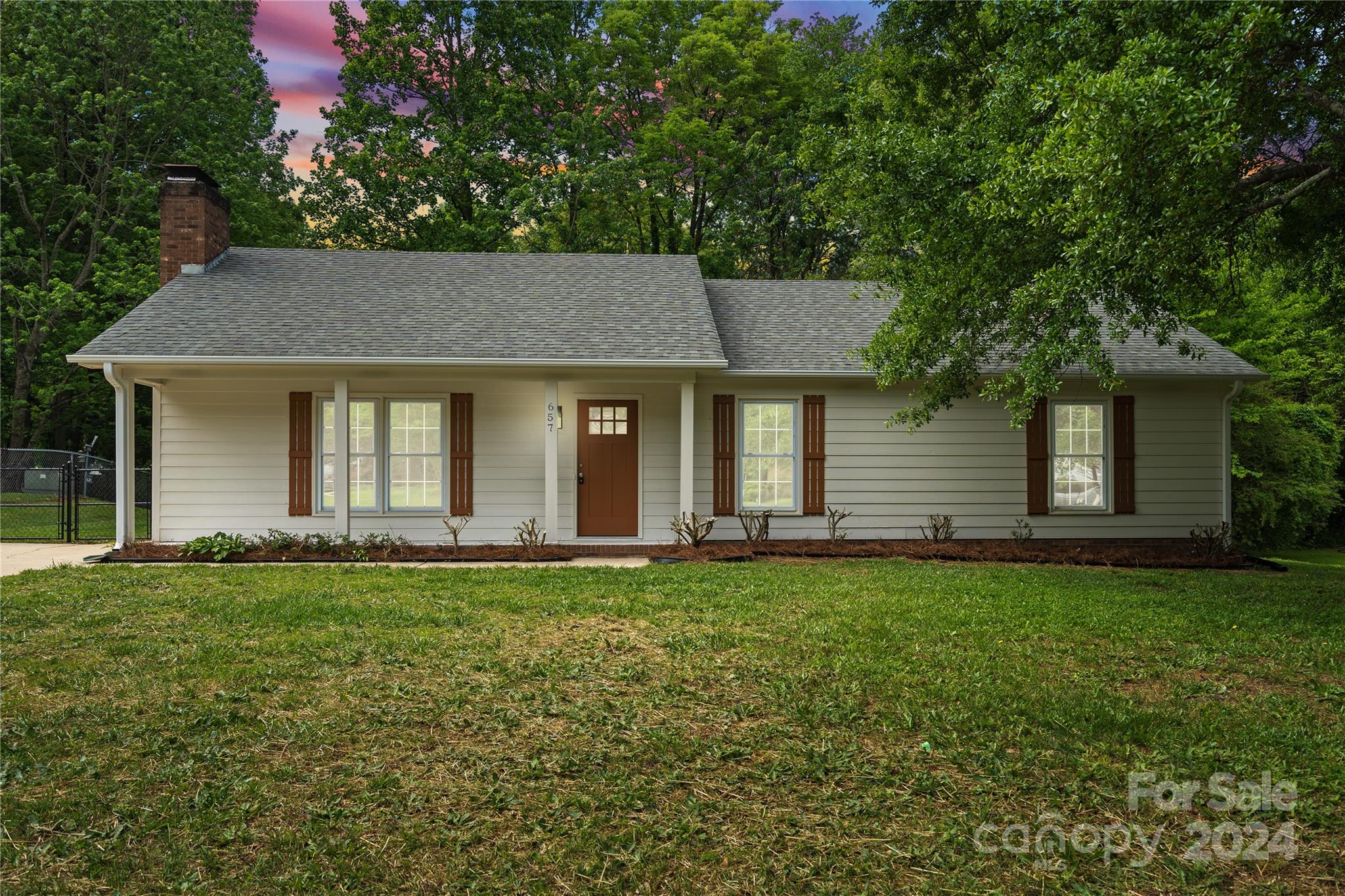 Property image 3 of 657 Tryon Place in Governors Square, Gastonia, NC 28054