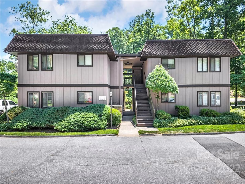 7 Lake Drive