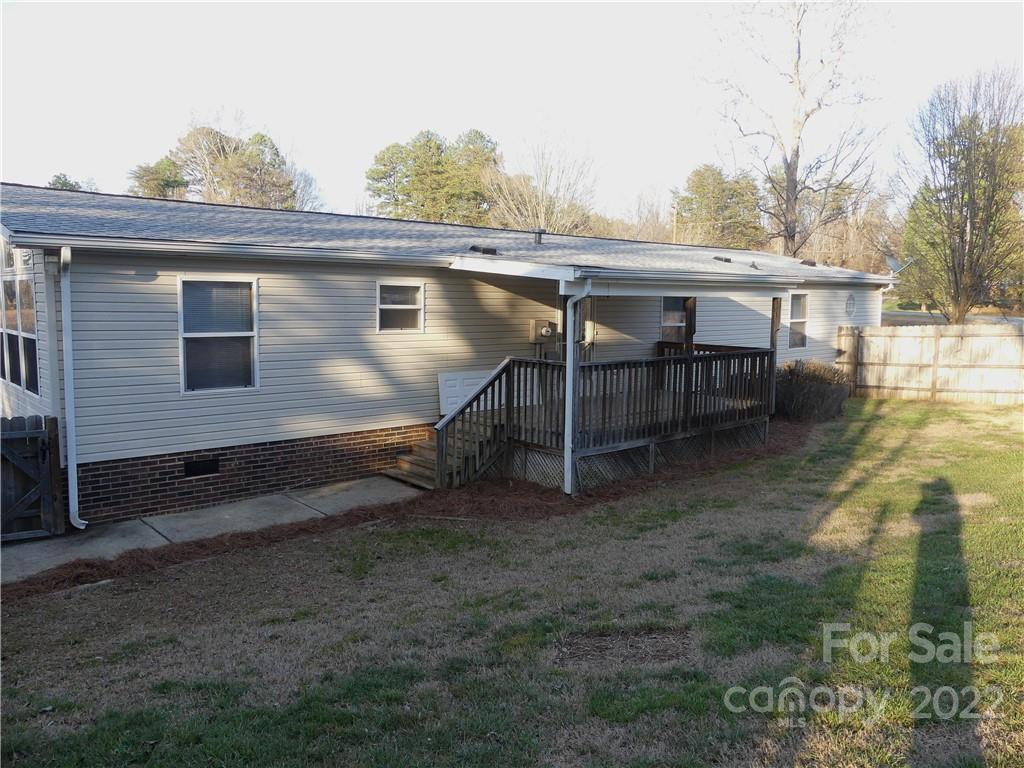 Property image 2 of 7781 Skyline Drive in Mobile Home Estates, Sherrills Ford, NC 28673