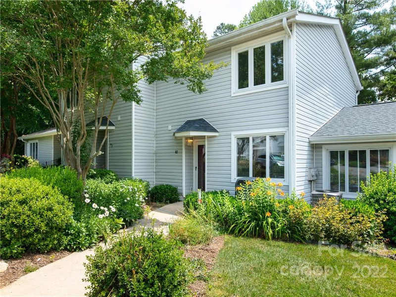 43 Hollybrook Drive