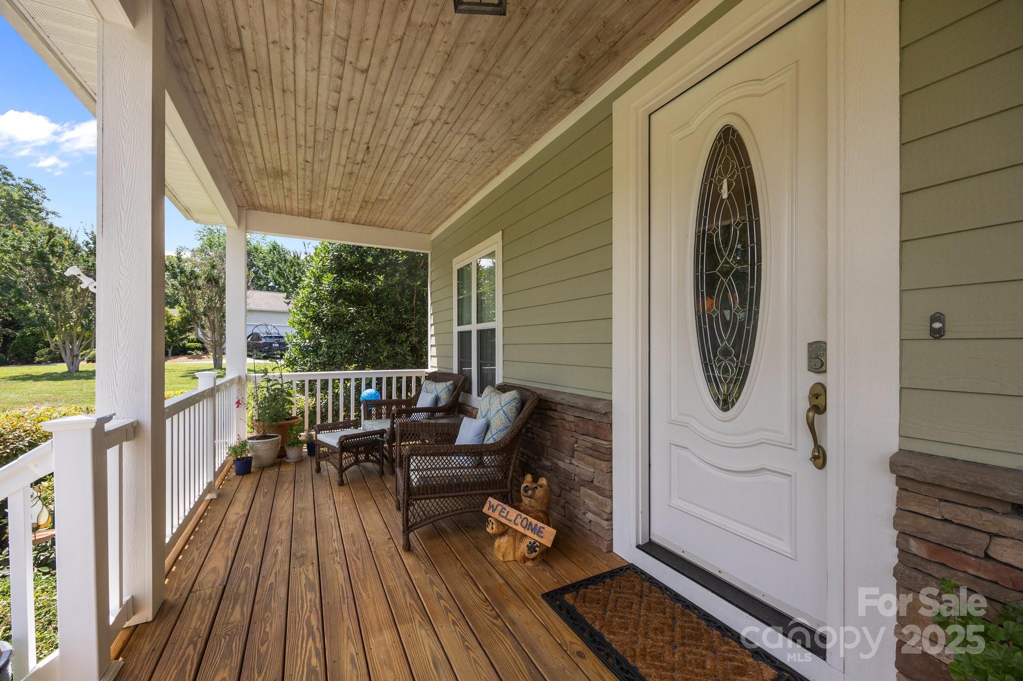 Property image 5 of 1006 Pin Oak Trail in Sugar Hollow Farms, Hendersonville, NC 28739