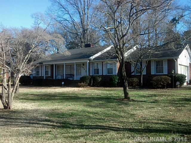 Property image 2 of 302 Larry Drive in Brookdale, Kannapolis, NC 28083