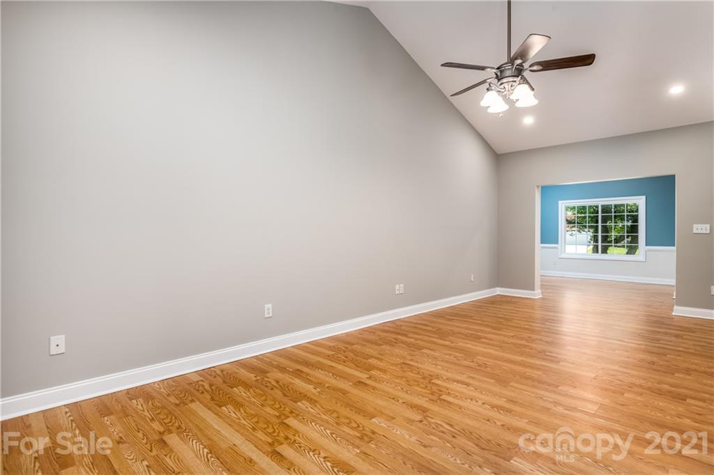 Property image 5 of 2721 Touchstone Circle in Walnut Creek, Newton, NC 28658