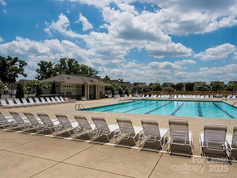 Property image 2 at 3116 Park South Station Boulevard, Charlotte, NC 28210
