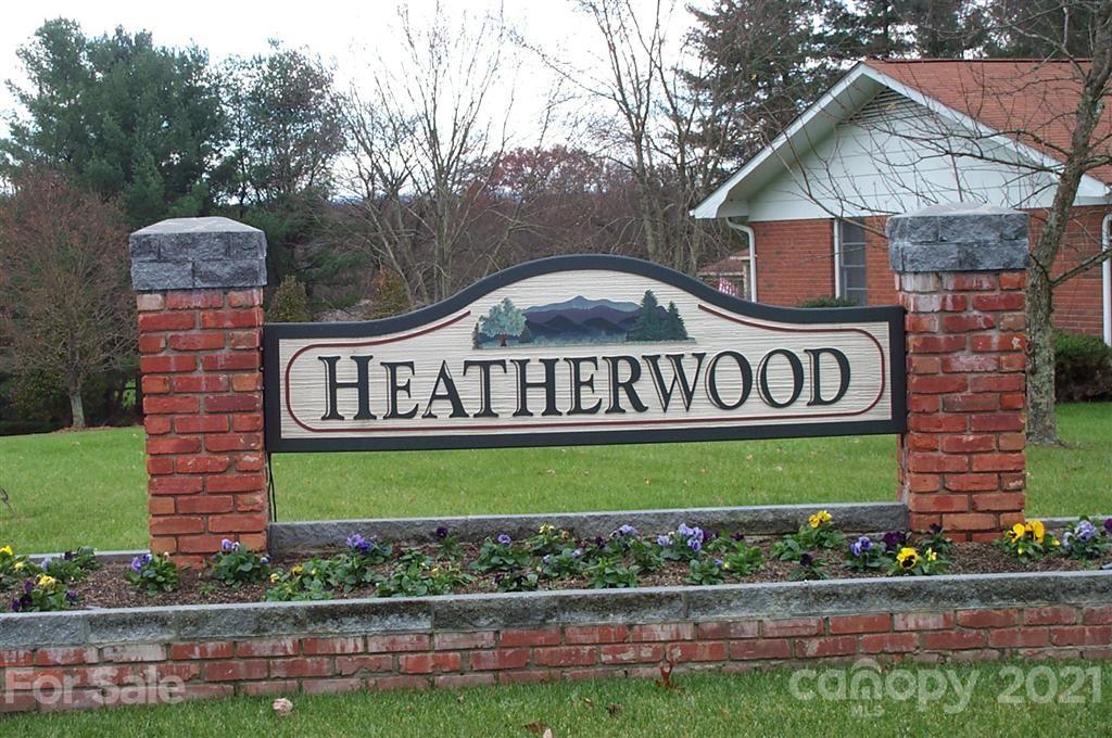 Property image 2 of 1862 Glenheath Drive in Heatherwood, Hendersonville, NC 28791