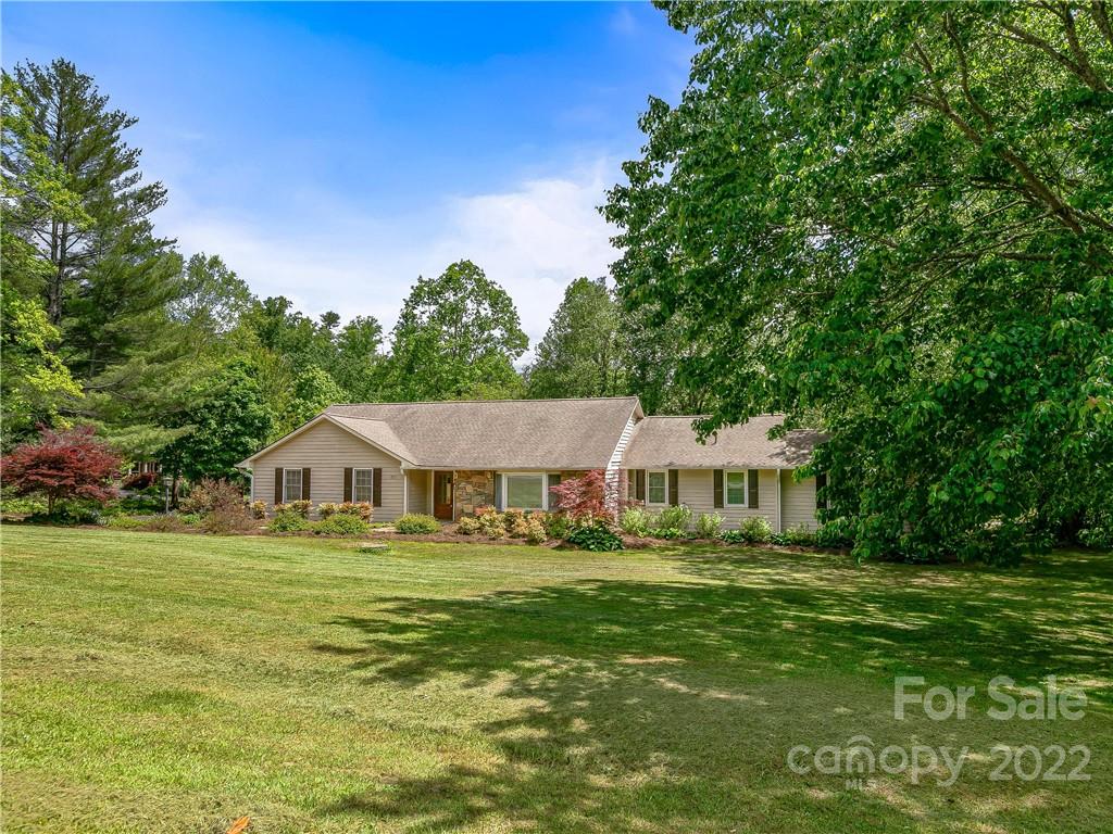 Property image 5 of 223 Raintree Drive in Tamarac, Hendersonville, NC 28791