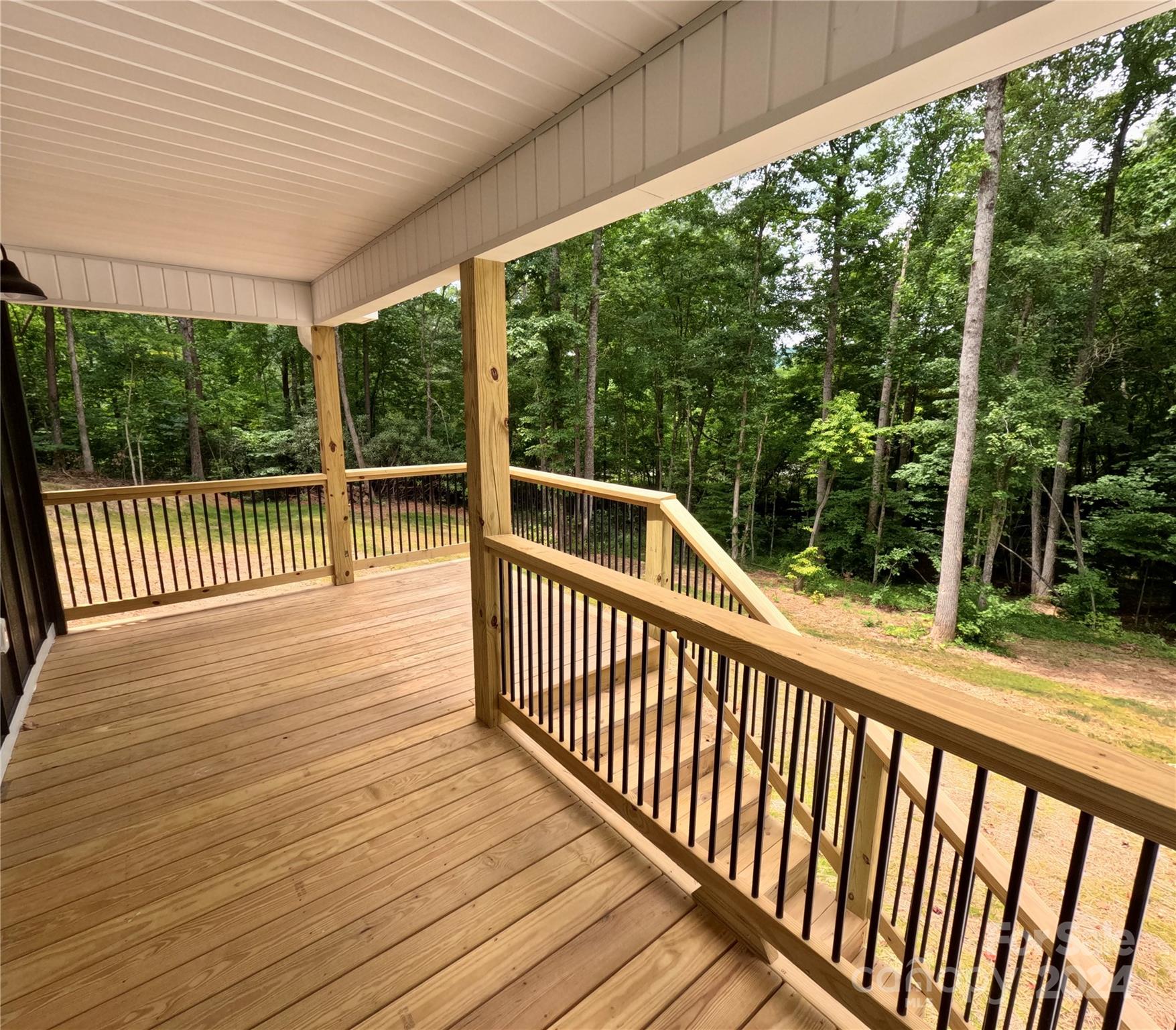 Property image 2 of 68 Haven Ridge Lane in Haven Heights, Marion, NC 28752
