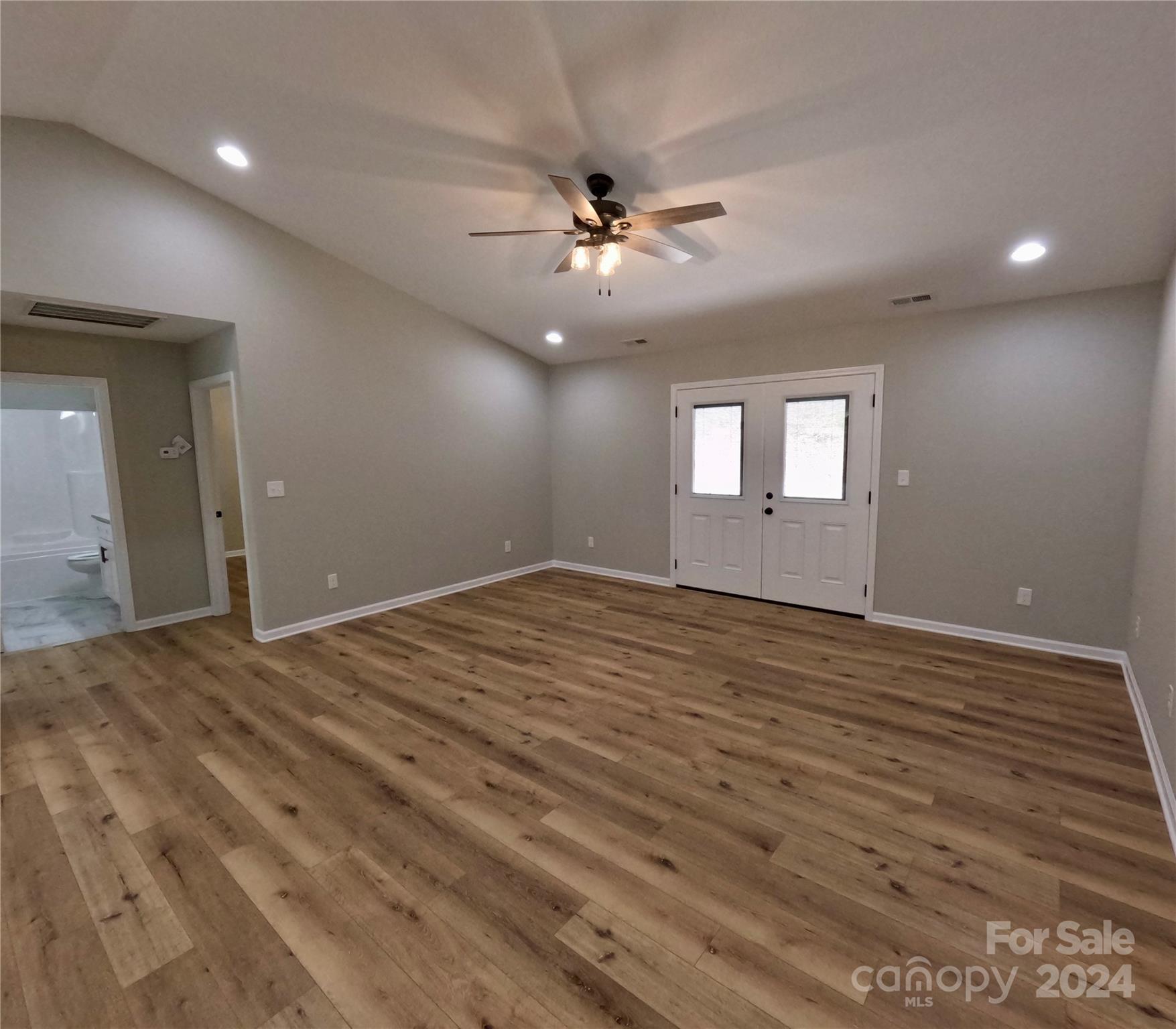 Property image 3 of 68 Haven Ridge Lane in Haven Heights, Marion, NC 28752