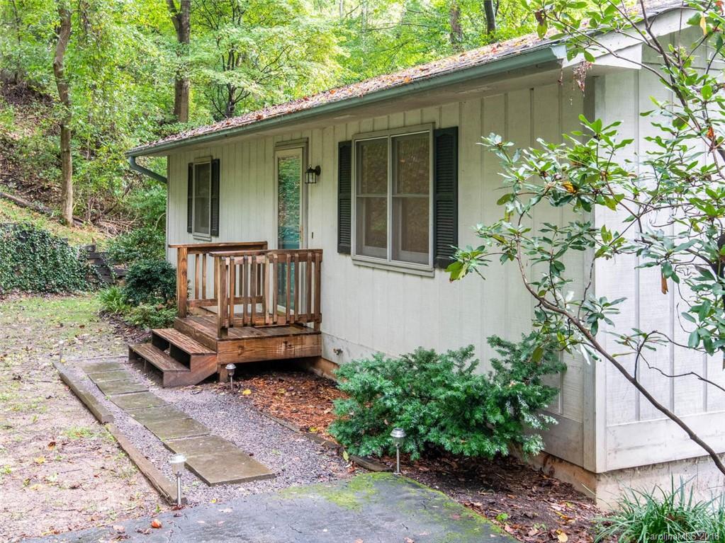 Property image 4 of 32 Mountain Site Lane in Sunset Ridge, Asheville, NC 28803
