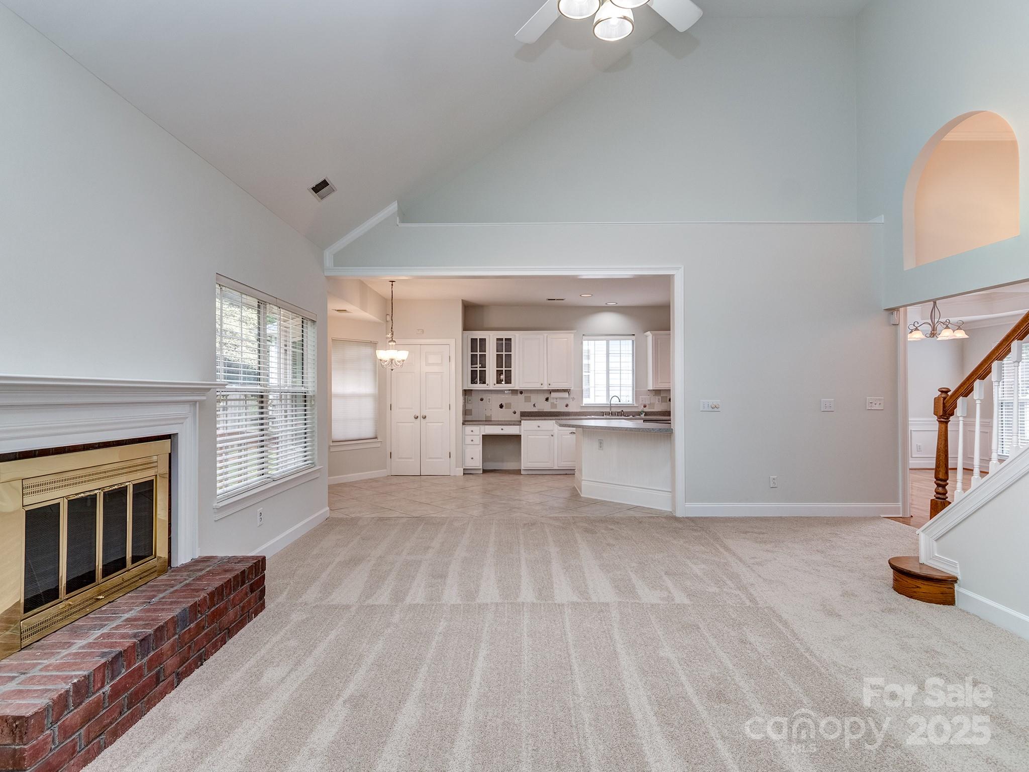Property image 4 of 6221 Caslon Court in Providence Commons, Charlotte, NC 28270