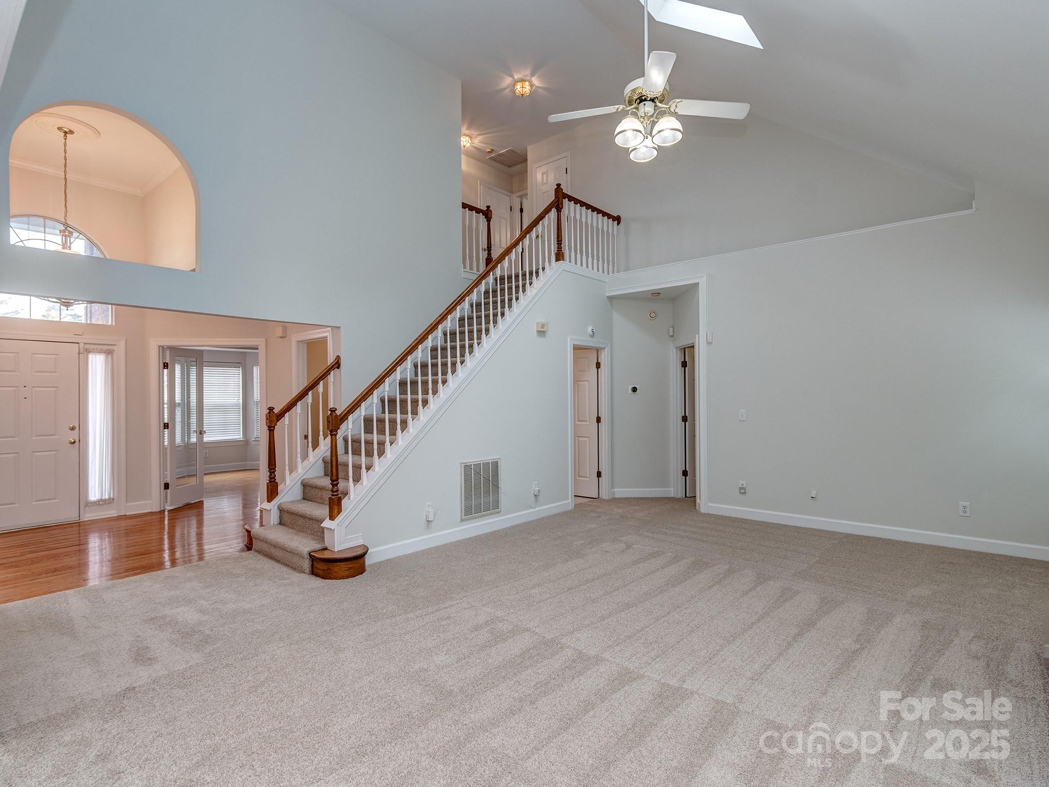 Property image 5 of 6221 Caslon Court in Providence Commons, Charlotte, NC 28270