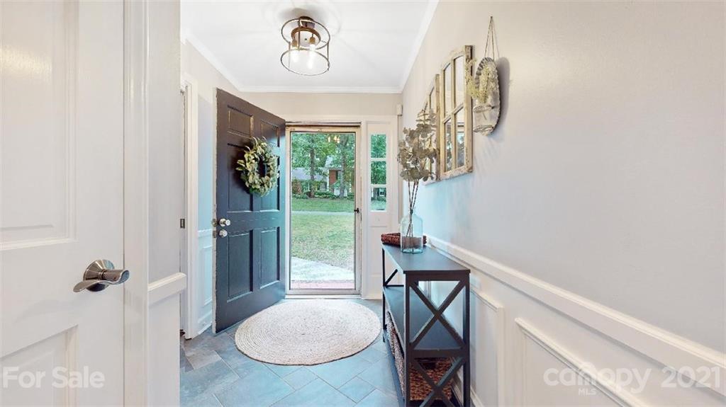 Property image 2 of 6336 Saint John Lane in Sharon Hills, Charlotte, NC 28210