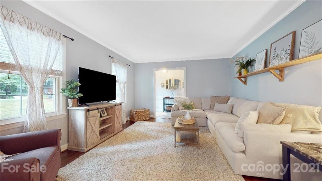 Property image 3 of 6336 Saint John Lane in Sharon Hills, Charlotte, NC 28210