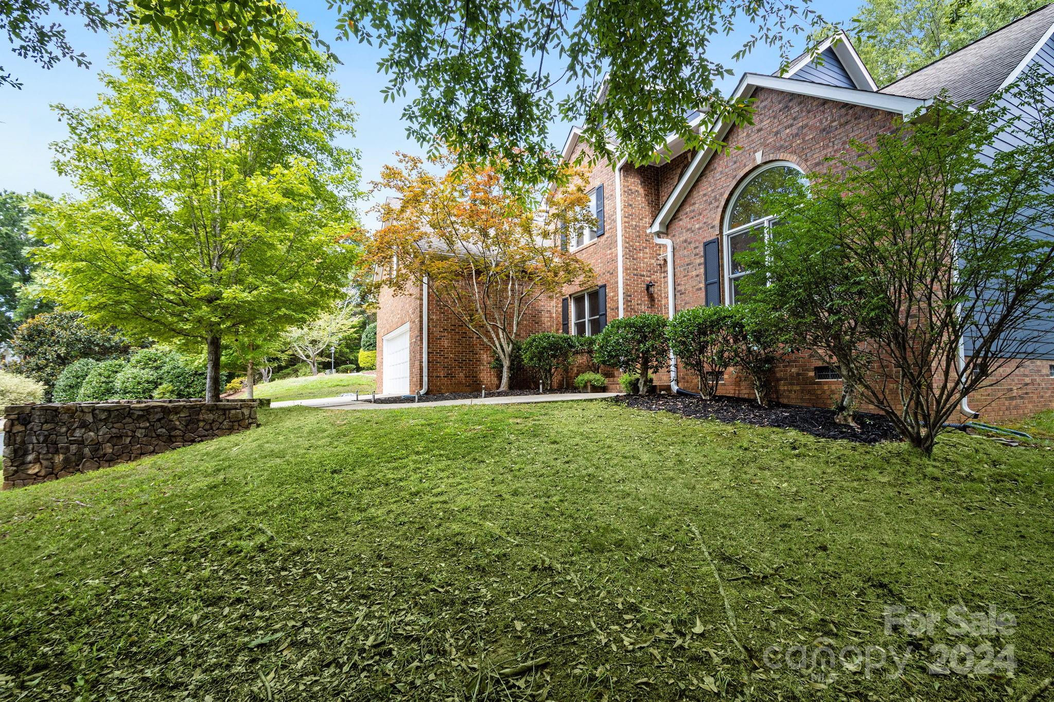 Property image 4 of 520 River Oaks Lane in Wimbledon, Charlotte, NC 28226