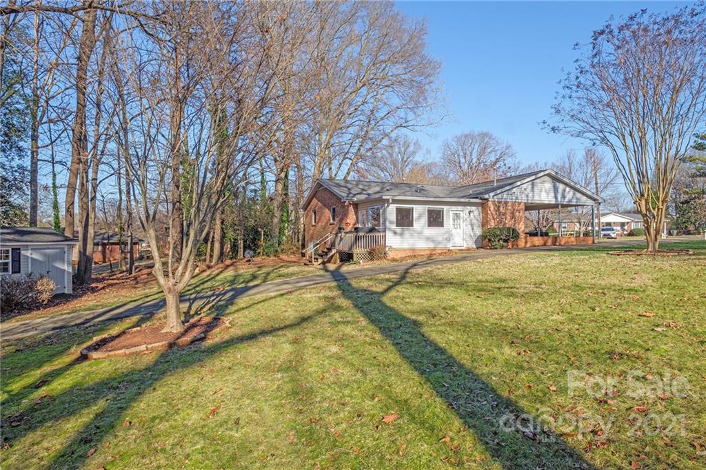 Property image 3 of 2221 Placid Court in Sedgefield, Gastonia, NC 28054