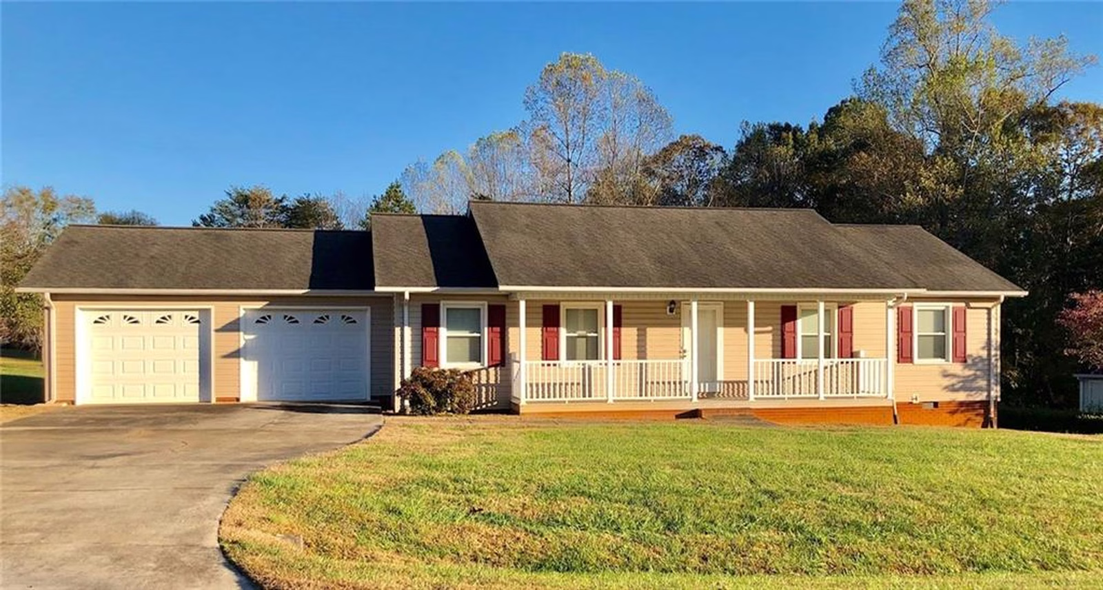 Property image 1 at 1328 Hidden Creek Circle, Hickory, NC 28602