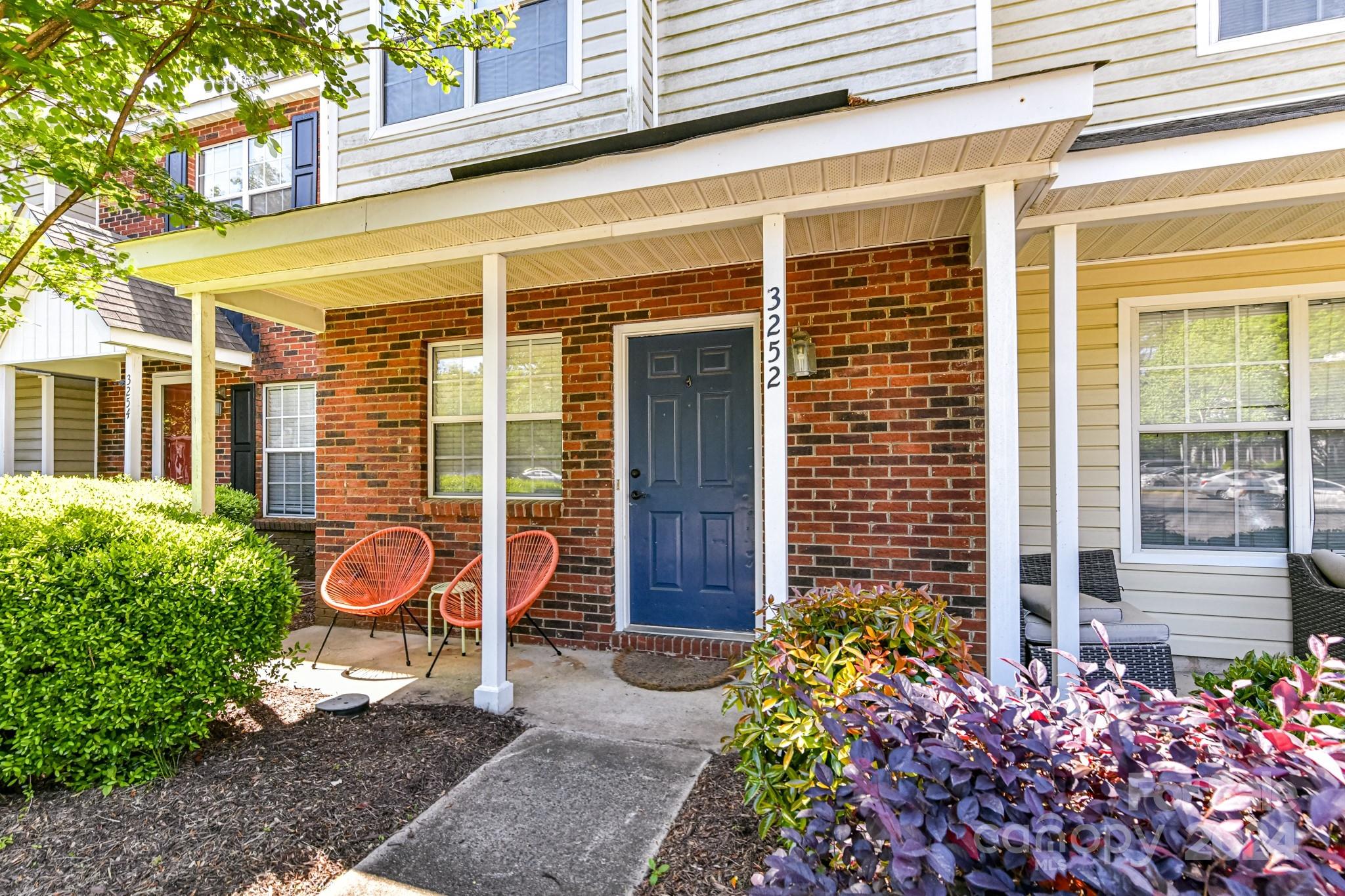 Property image 2 of 3252 Summercroft Lane in Rossmore, Charlotte, NC 28269