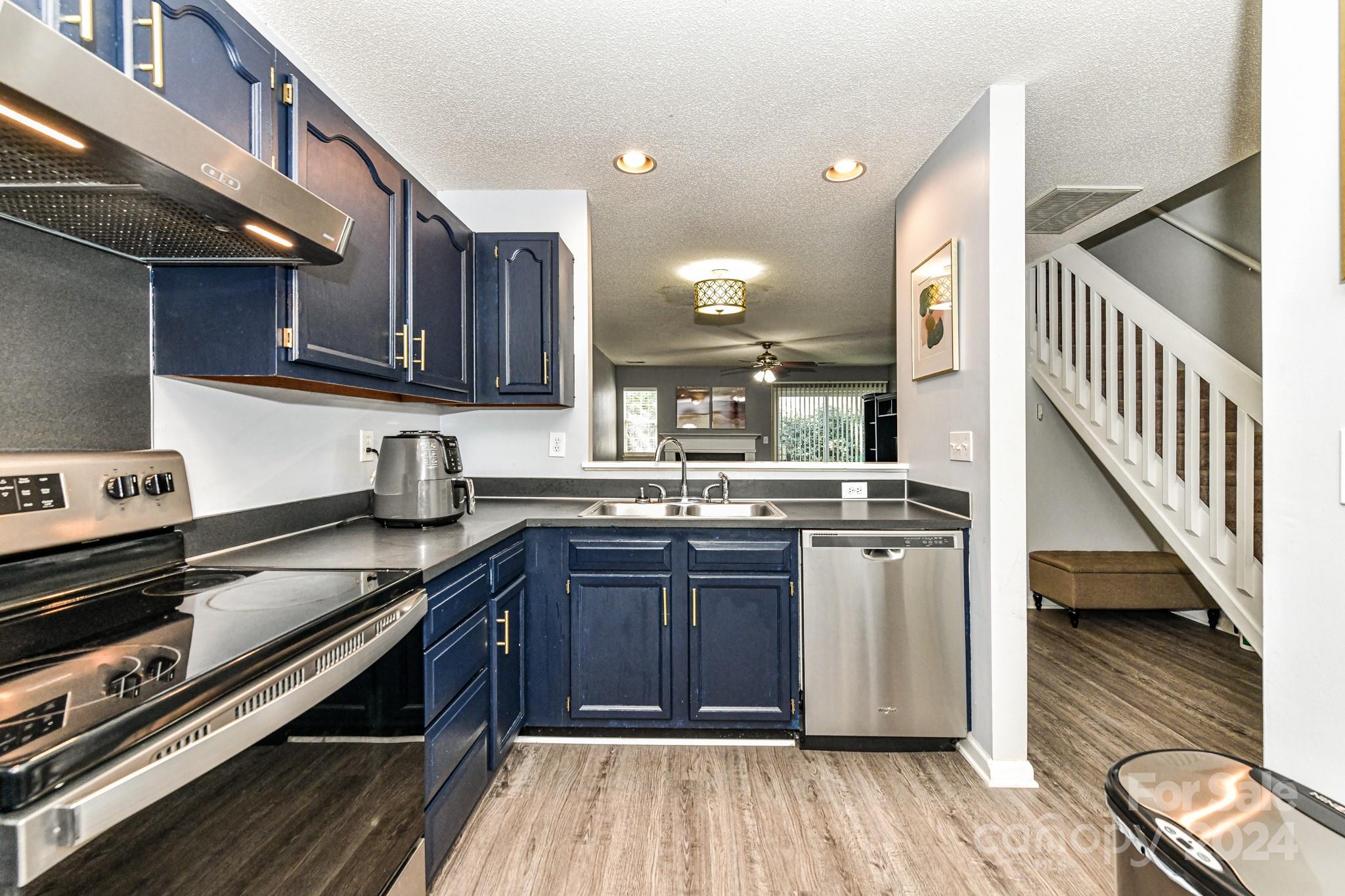 Property image 5 of 3252 Summercroft Lane in Rossmore, Charlotte, NC 28269