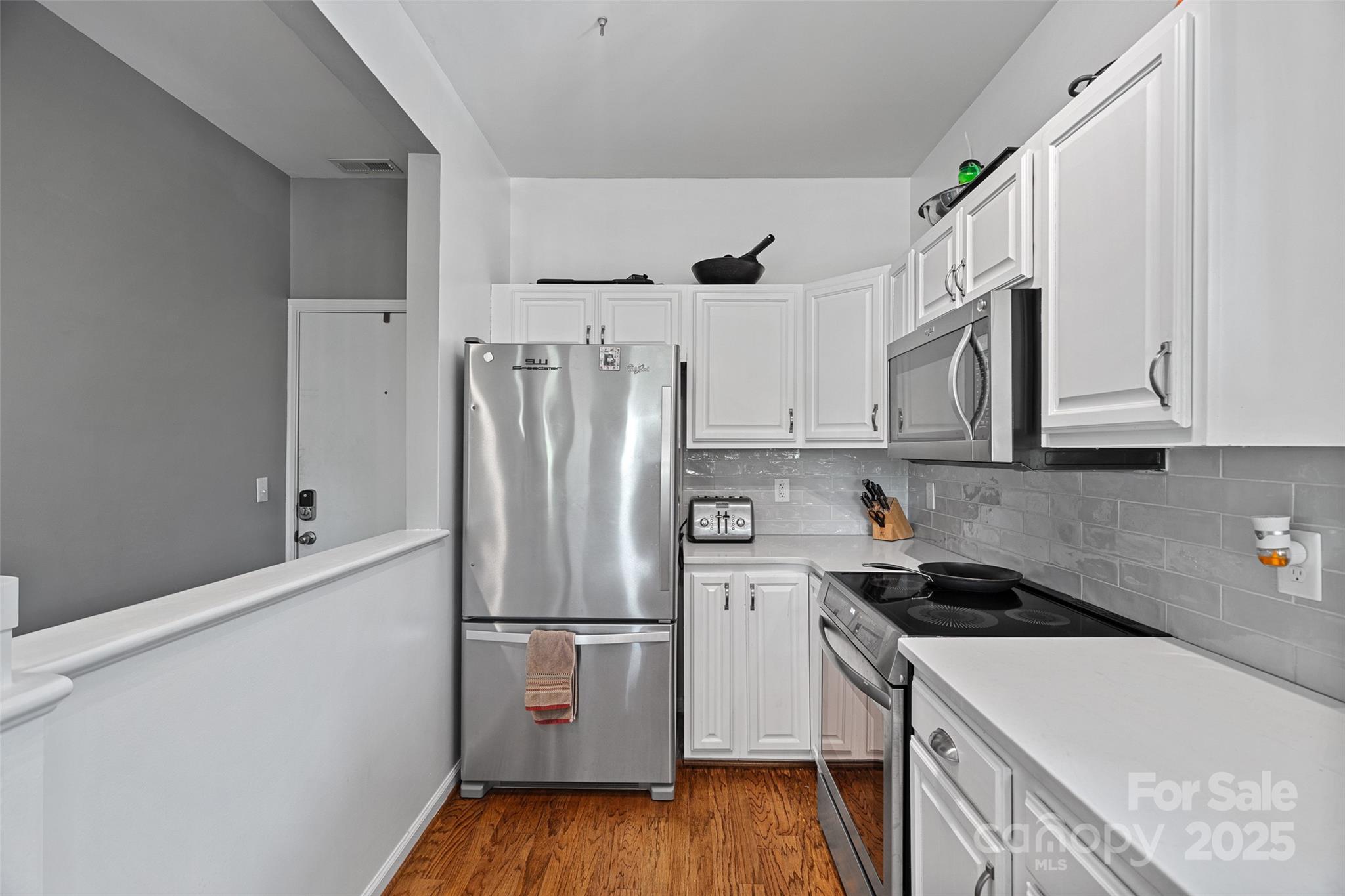 Property image 3 of 2625 E 5th Street in Elizabeth on 5th, Charlotte, NC 28204
