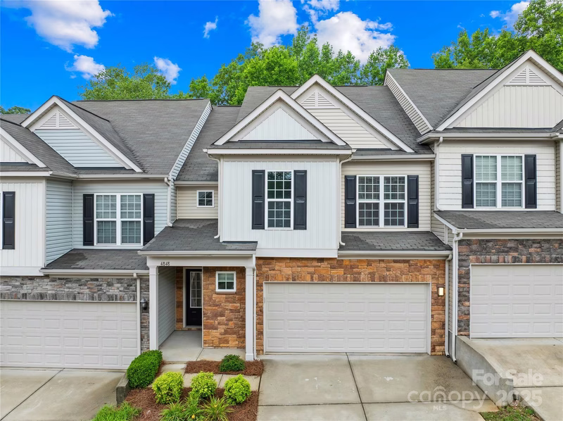 4848 Fonthill Lane