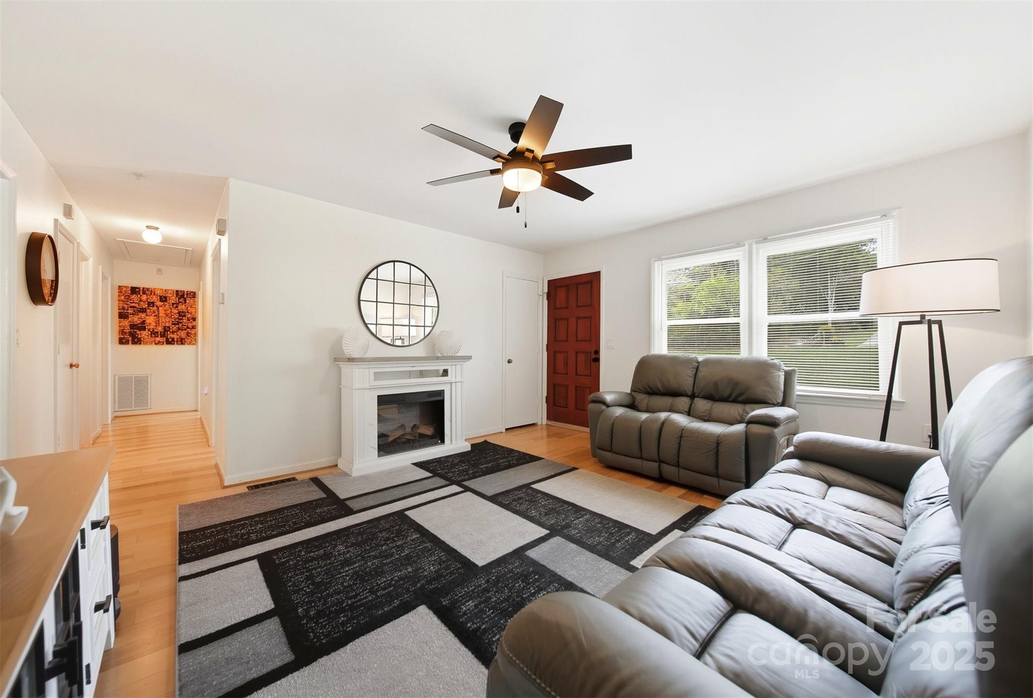 Property image 4 of 5647 Valley Field Road in Homestead, Hickory, NC 28602