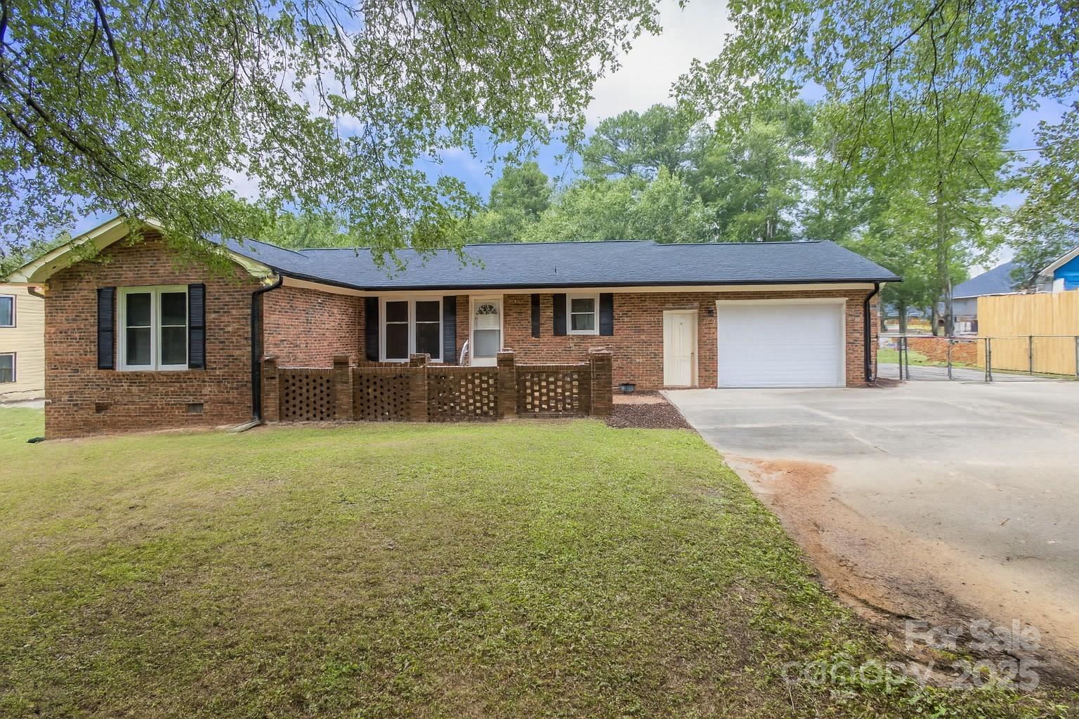 Property image 3 of 687 Tryon Place in Governors Square, Gastonia, NC 28054