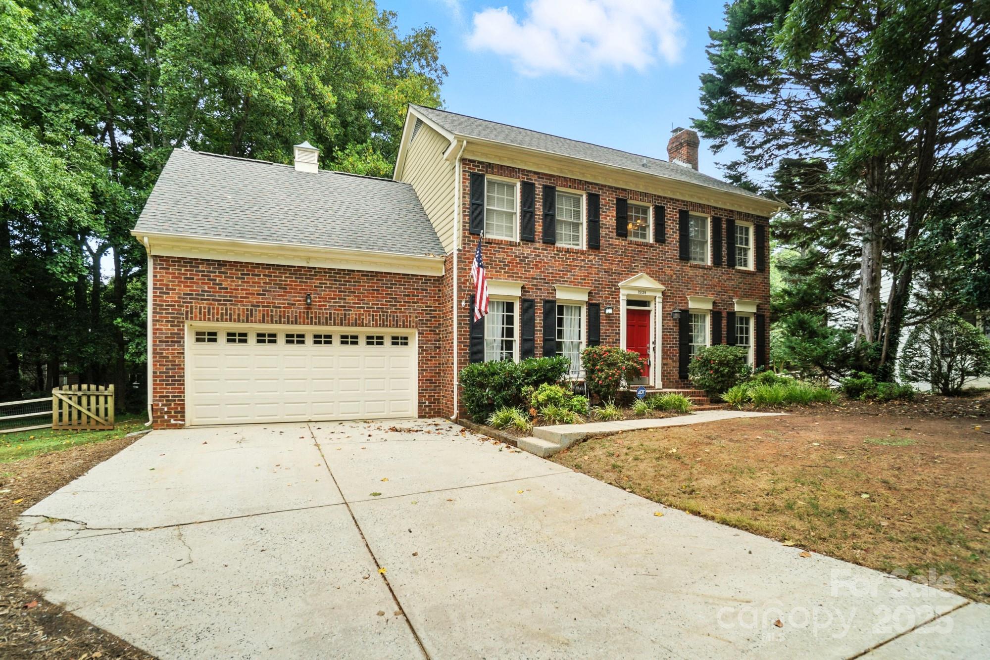 Property image 2 of 15129 Chewtonglen Lane in Wynfield, Huntersville, NC 28078
