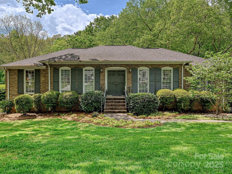 6420 Saint John Lane