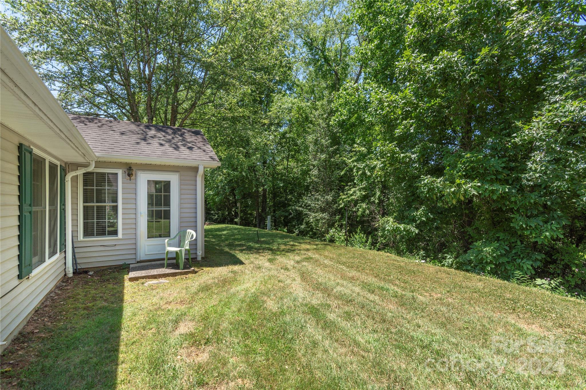 Property image 2 of 402 Pocono Court in The Hills At Averys Creek, Arden, NC 28704