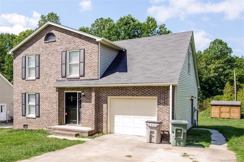 909 Ramblewood Lane