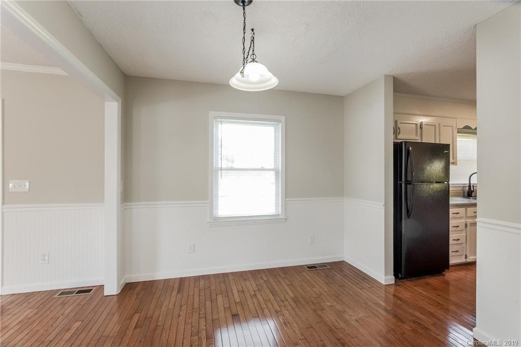 Property image 4 of 909 Ramblewood Lane in Forest Brook, Gastonia, NC 28056