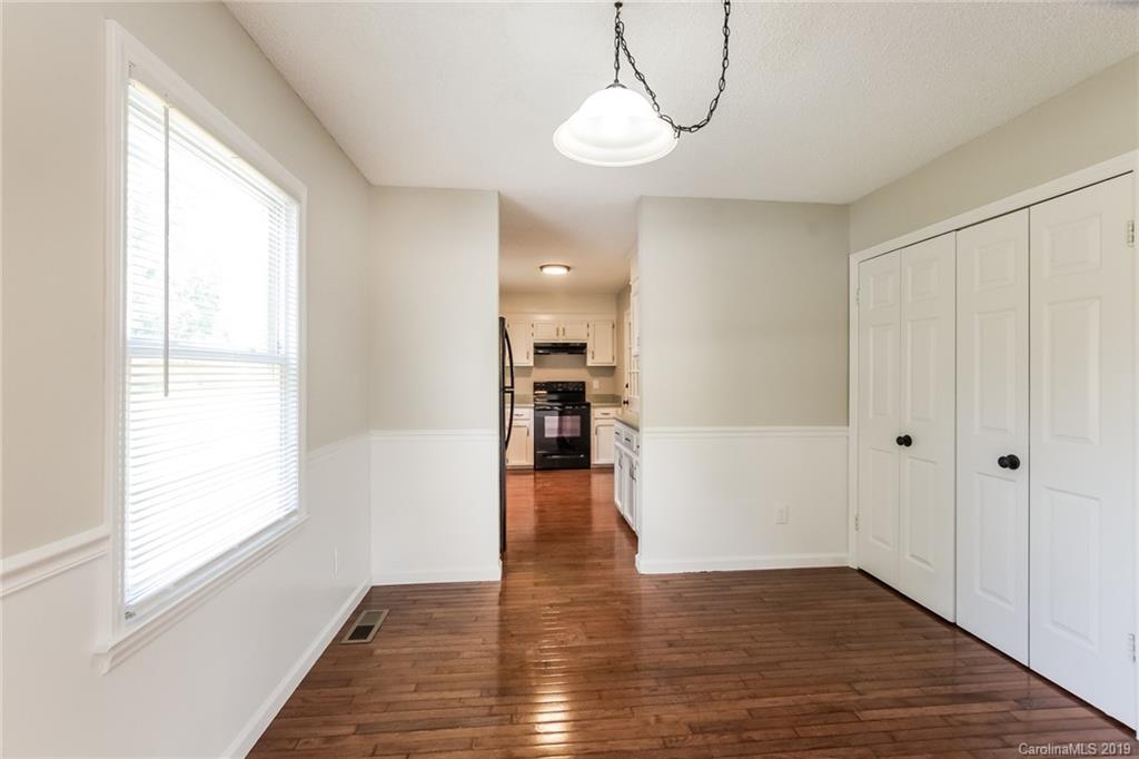 Property image 5 of 909 Ramblewood Lane in Forest Brook, Gastonia, NC 28056