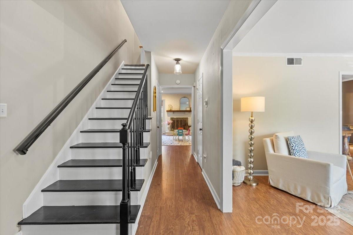 Property image 5 of 6863 Dumbarton Drive in Olde Georgetowne, Charlotte, NC 28210