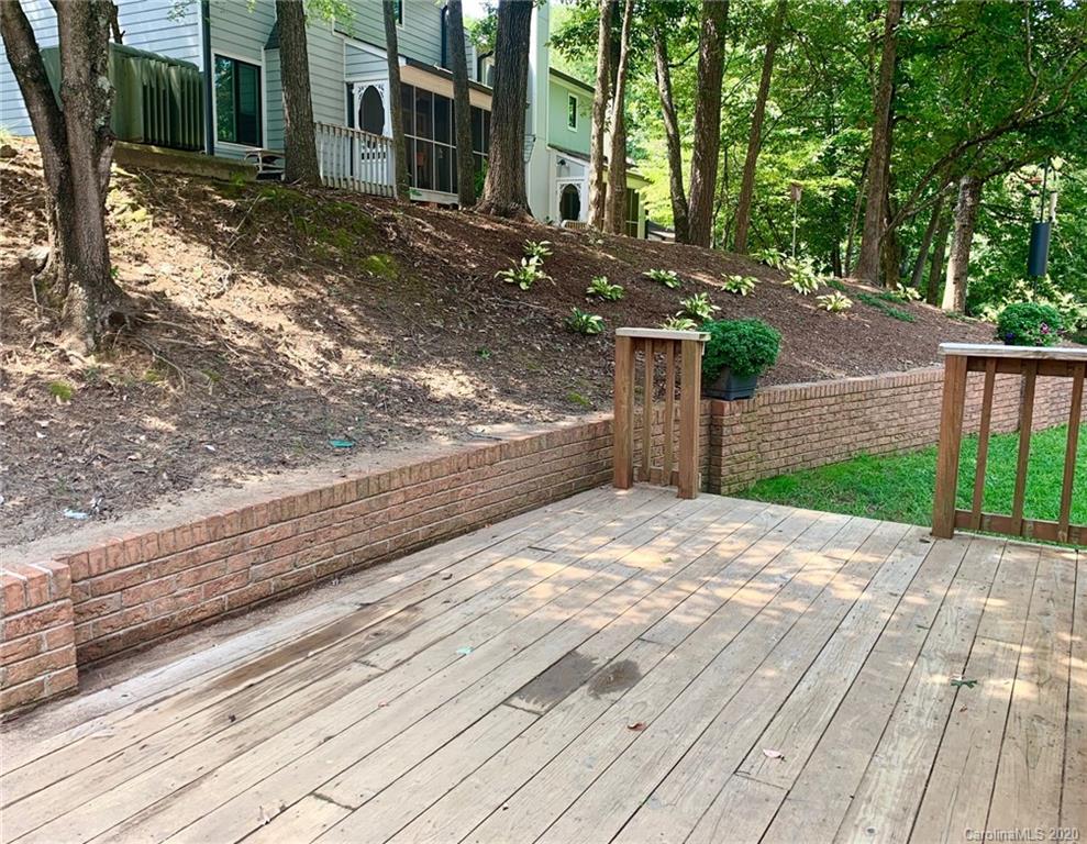 Property image 3 of 1007 Kenilworth Court in Ridgeview, Concord, NC 28027