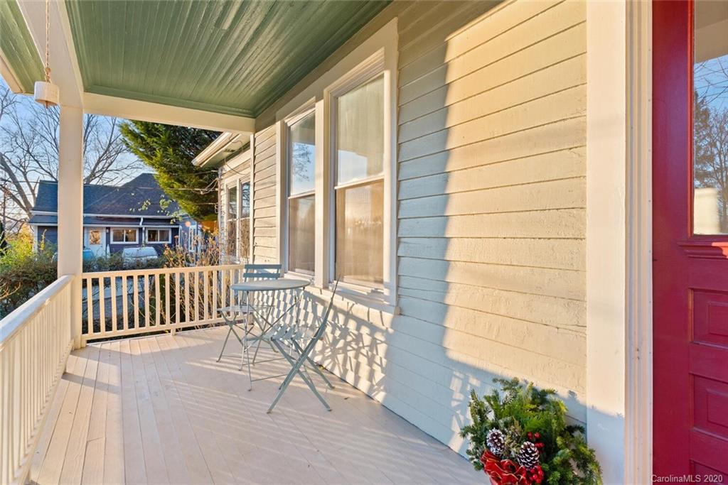 Property image 2 of 81 Arlington Street in Oak Park, Asheville, NC 28801