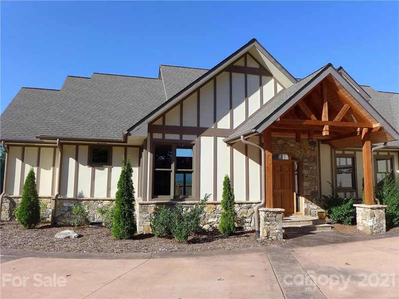 Flat Rock Lakes, Hendersonville Community