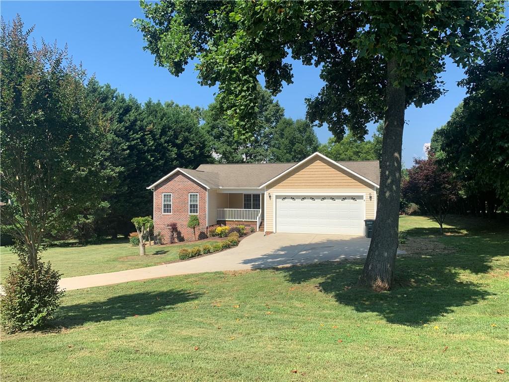 Property image 3 of 1007 Merrywood Drive in Walnut Creek, Newton, NC 28658