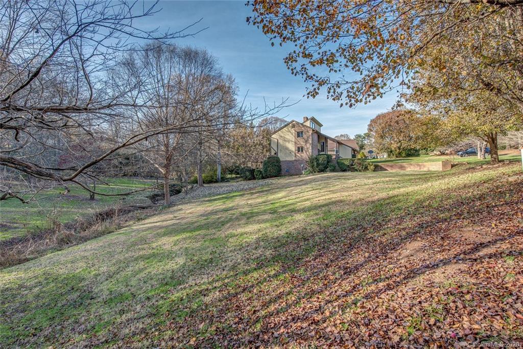 Property image 5 of 1009 Colony Court in Forest Brook, Gastonia, NC 28056
